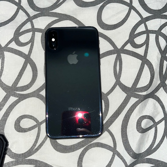 IPHONE XS - Picture 1 of 4